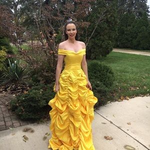 Belle costume